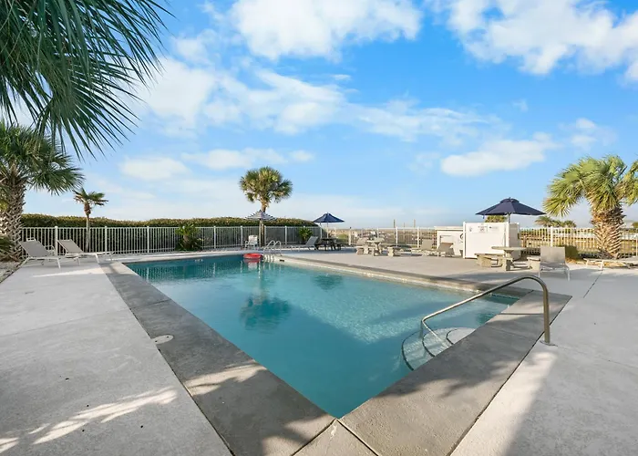 Perfect Getaway With Pools, Hot Tubs And Access Gulf Shores