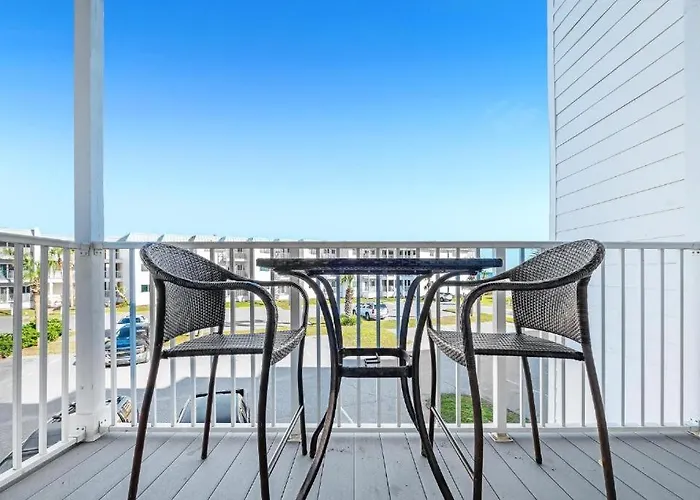 Perfect Getaway With Pools, Hot Tubs And Access