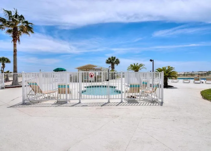Perfect Getaway With Pools, Hot Tubs And Access * Gulf Shores